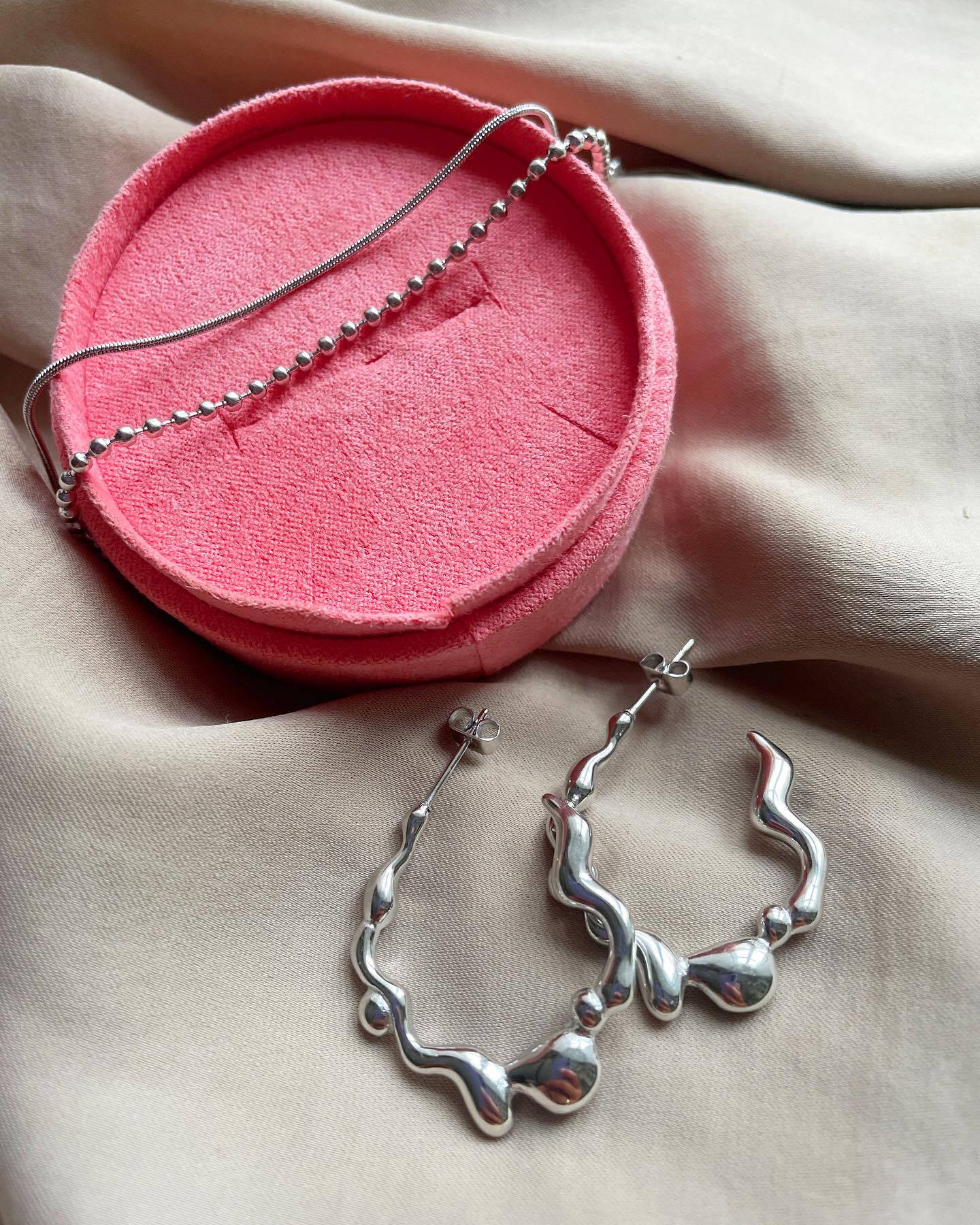 380709955 18385236307062772 3612355144235516644 N 380709955 18385236307062772 3612355144235516644 N